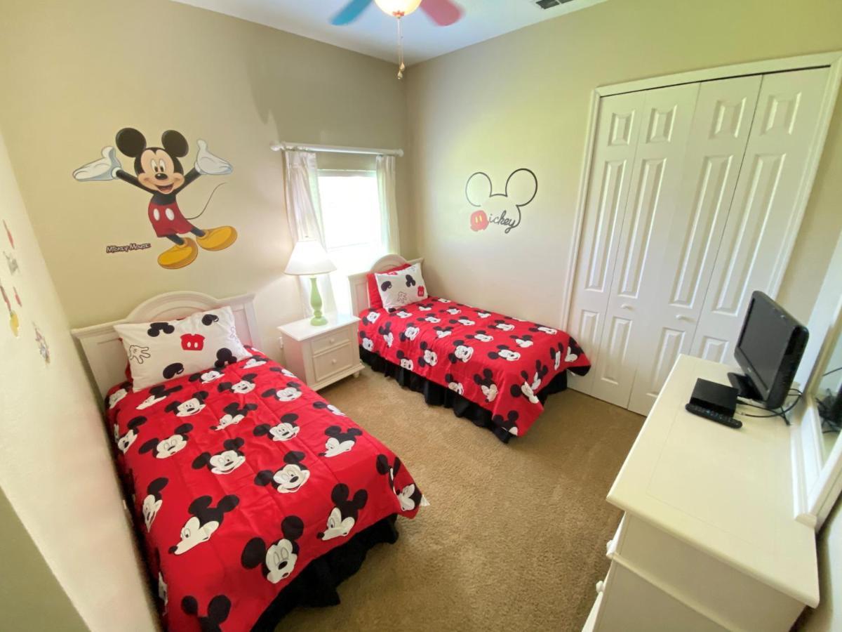 Mickeys Corner - Fantastic 5Br With Large Private Garden Pool Hot Tub Game Room Gas Bbq 2 Miles To Disney オーランド エクステリア 写真
